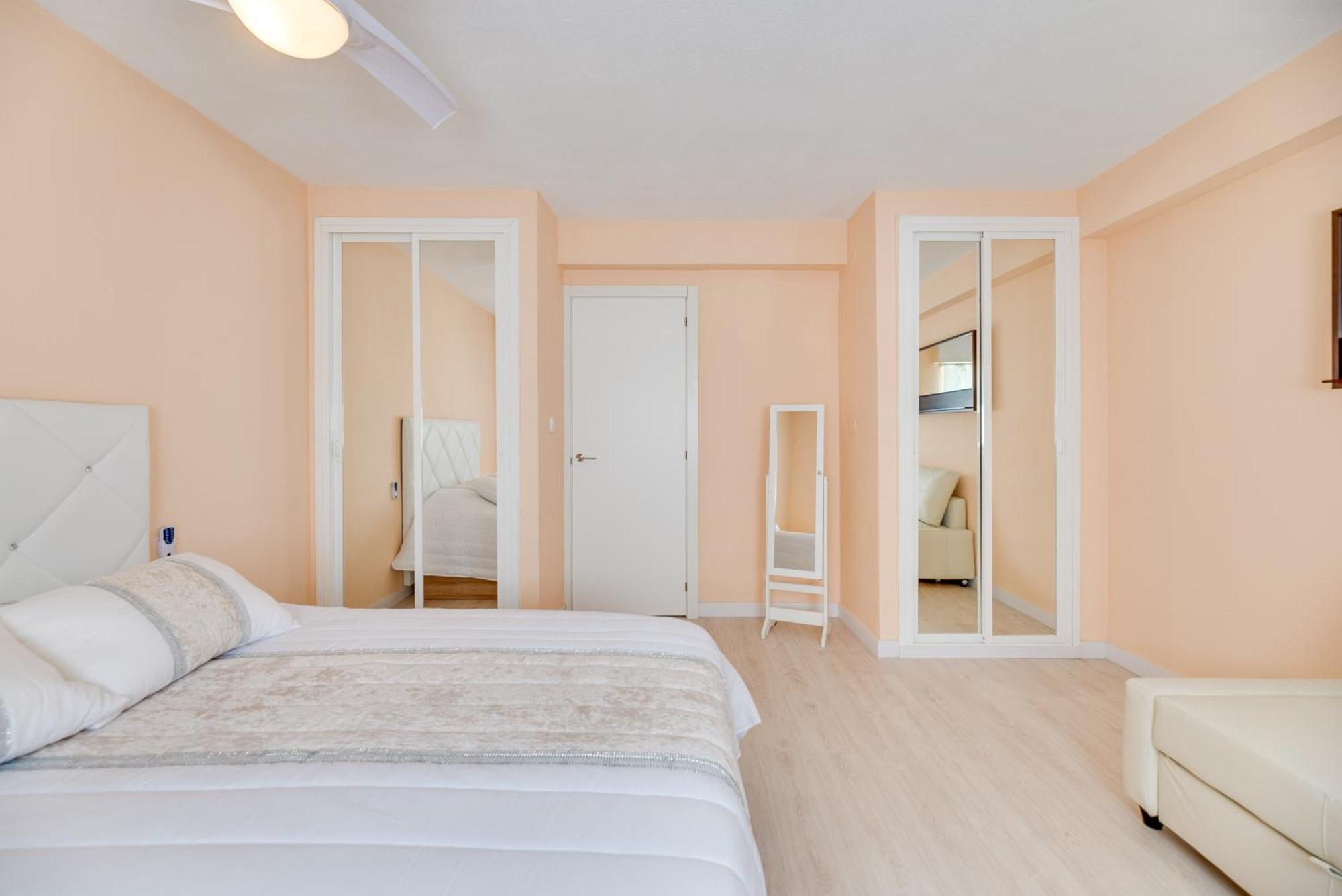 Flamingo 1 Bdr Beach 200 Meters Always Happy Benalmadena Apartment ภายนอก รูปภาพ