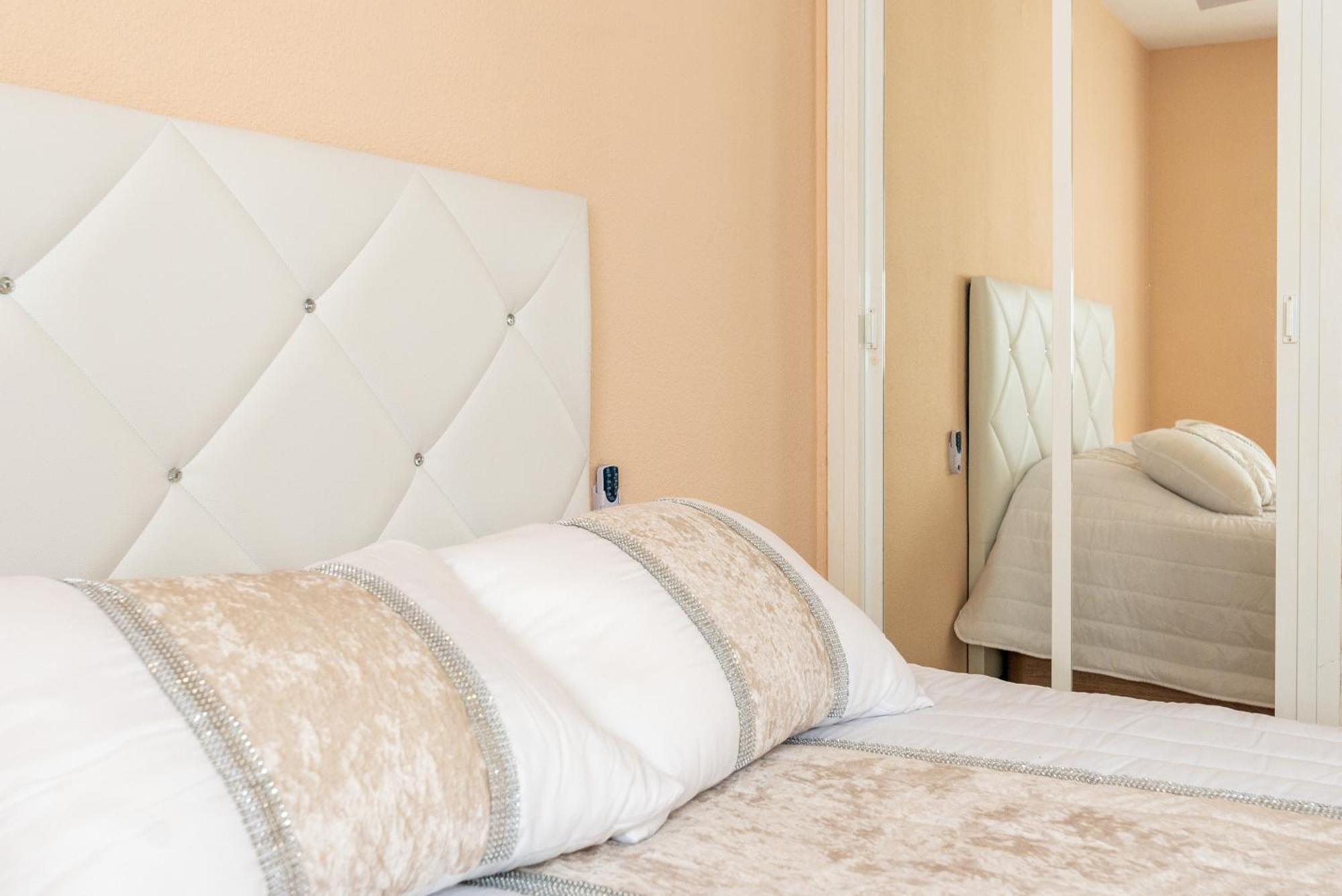 Flamingo 1 Bdr Beach 200 Meters Always Happy Benalmadena Apartment ภายนอก รูปภาพ
