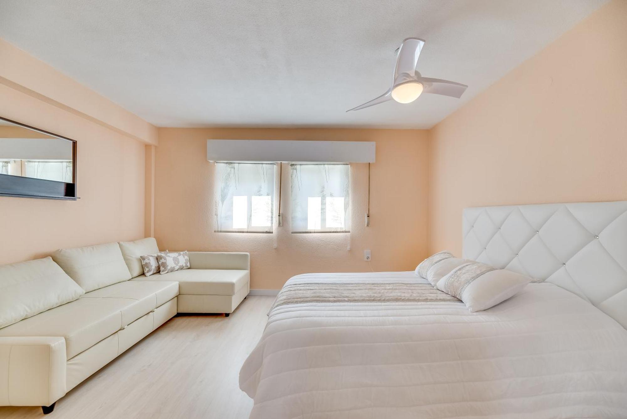 Flamingo 1 Bdr Beach 200 Meters Always Happy Benalmadena Apartment ภายนอก รูปภาพ